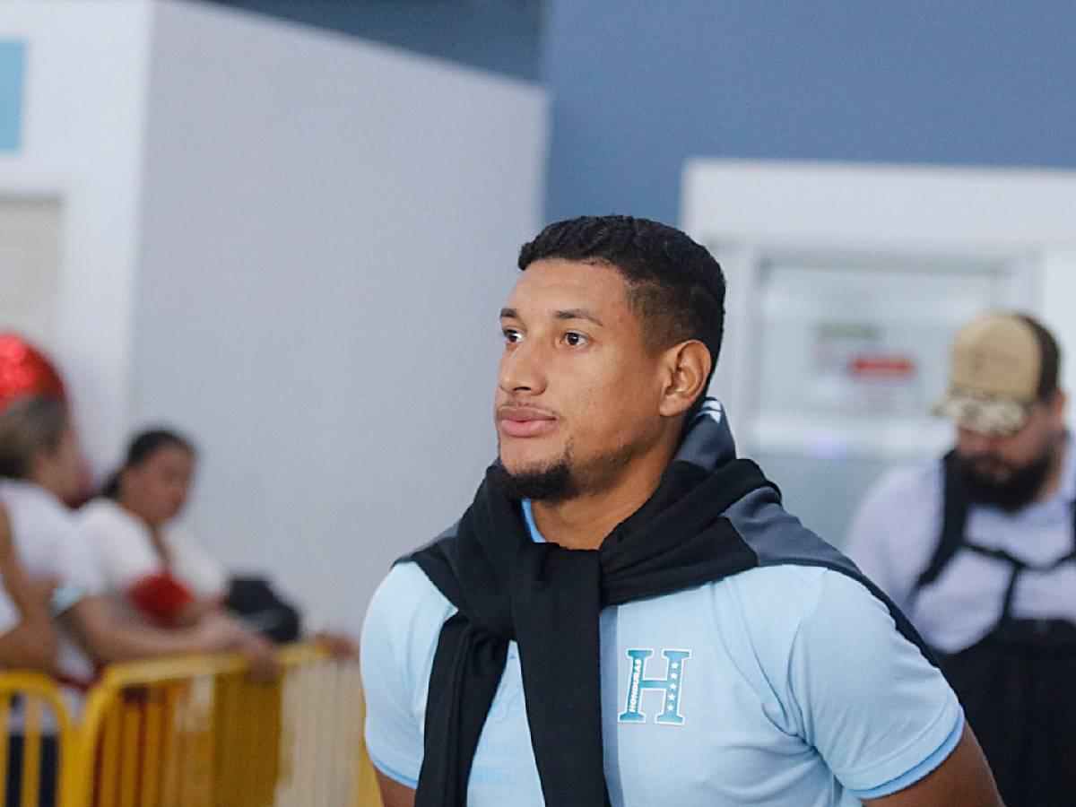 Bryan Acosta fue crítico tras pase a cuartos de final de Nations League: “Somos conscientes que debemos mejorar”