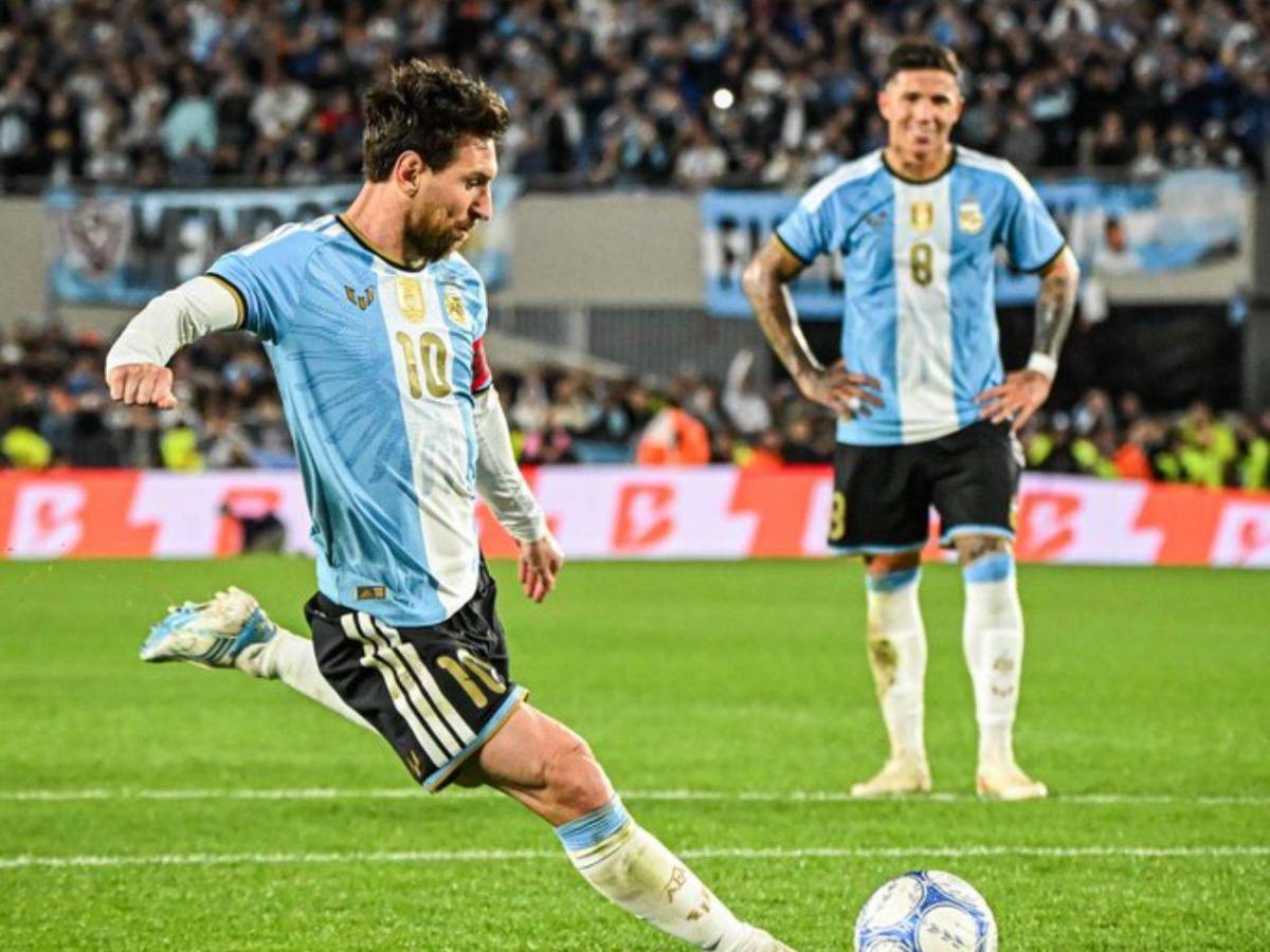 Adiós Messi: Scaloni se quiebra, las lágrimas de Leo y el regalo que le dio el árbitro