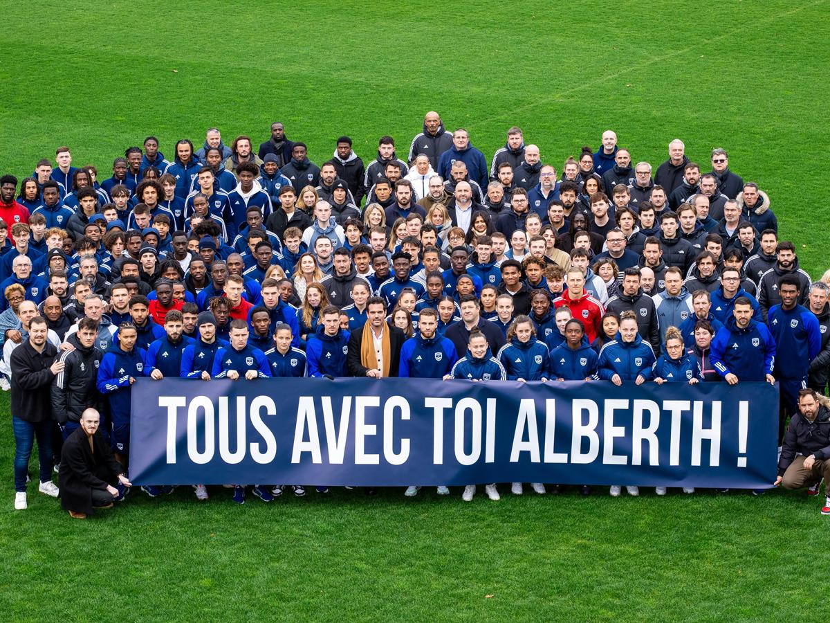 ¡Qué grandes son! Burdeos y el hermoso gesto con el hondureño Elis: “Todos contigo, Alberth”
