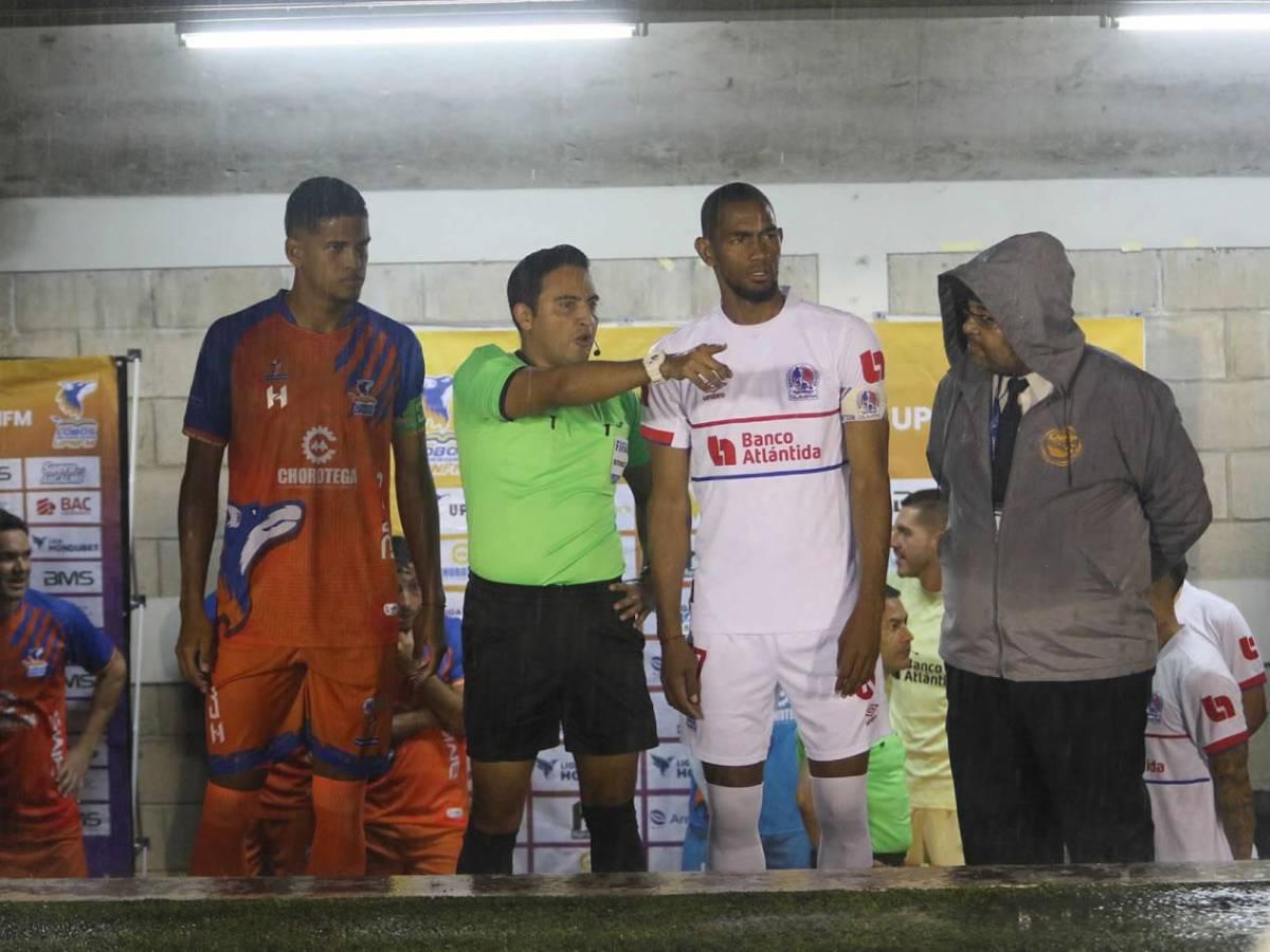 La polémica jugada de Olimpia que reclama Patón, diluvios en los estadios y las bellas modelos que se mojaron en Choluteca