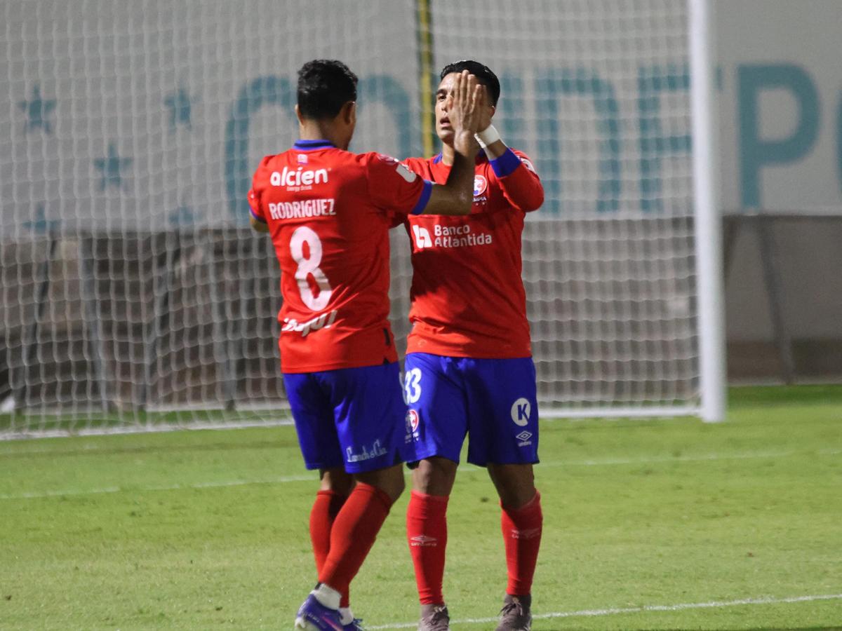 Michaell Chirinos y Edwin Rodríguez aportaron asistencias y tres goles en el partido.