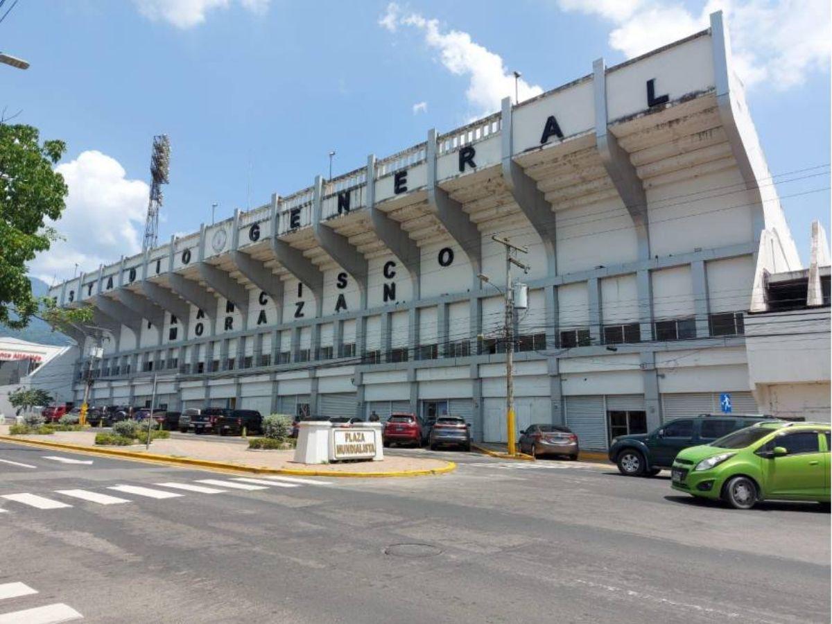 Pintura nueva e instalación de butacas en el Estadio Morazán: así pulen el recinto sampedrano previo a su reapertura