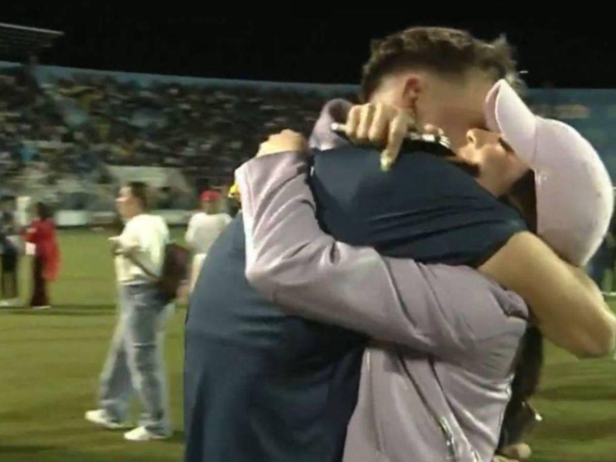 ¿Se terminó la relación entre Laura Meza y Rodrigo Auzmendi tras el adiós del delantero argentino?