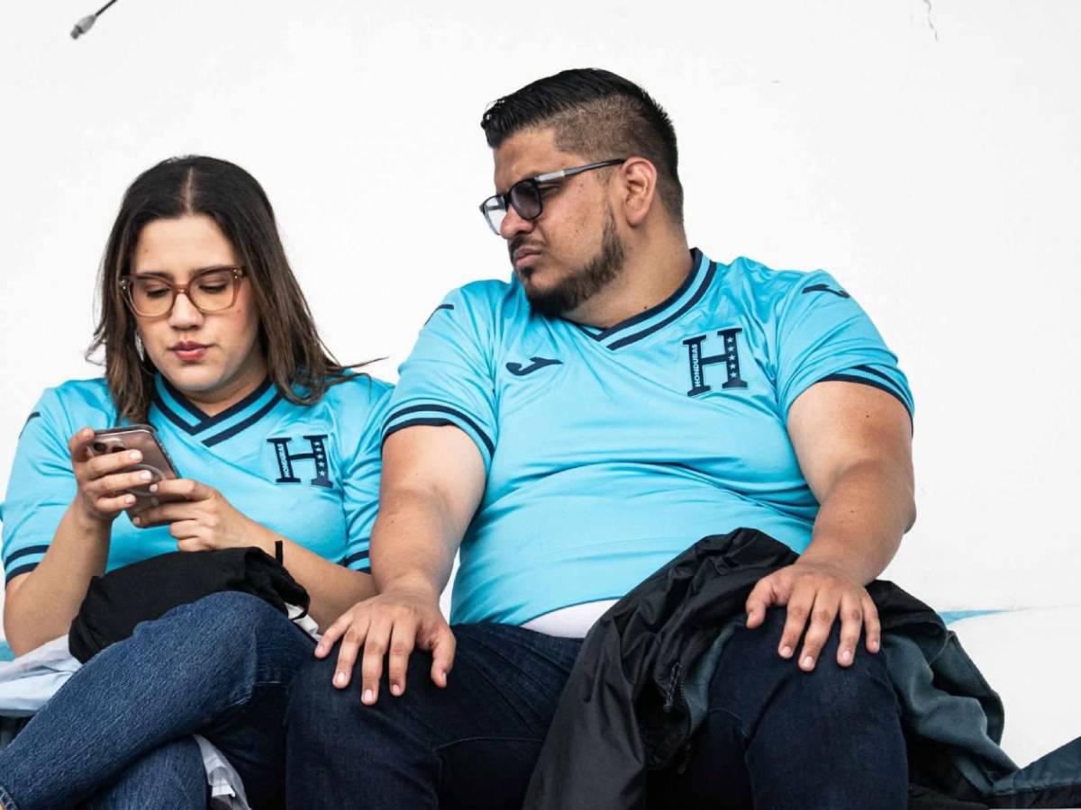 Dos esposas de futbolistas sorprenden, las bellas chicas que adornan el Chelato Uclés y el descartado por Rueda que llegó