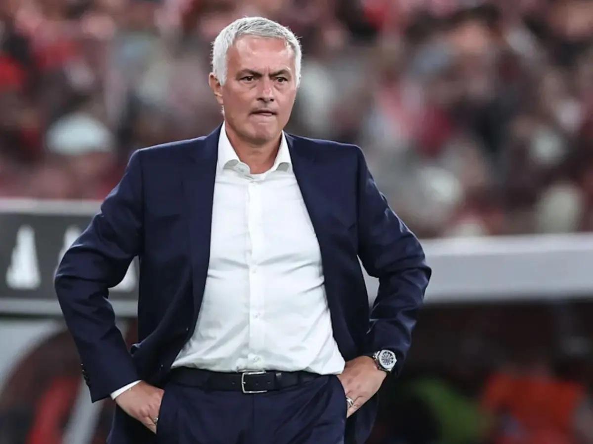 Mourinho sacude al Real Madrid: solicita fichar a impensado crack del Barcelona