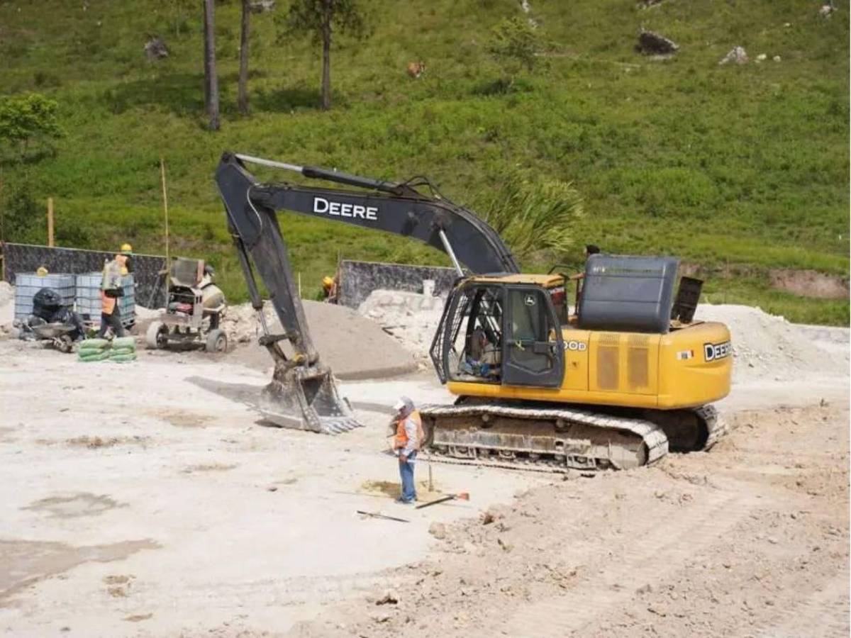 FFH construye cancha de primer nivel para transformar el fútbol de Honduras