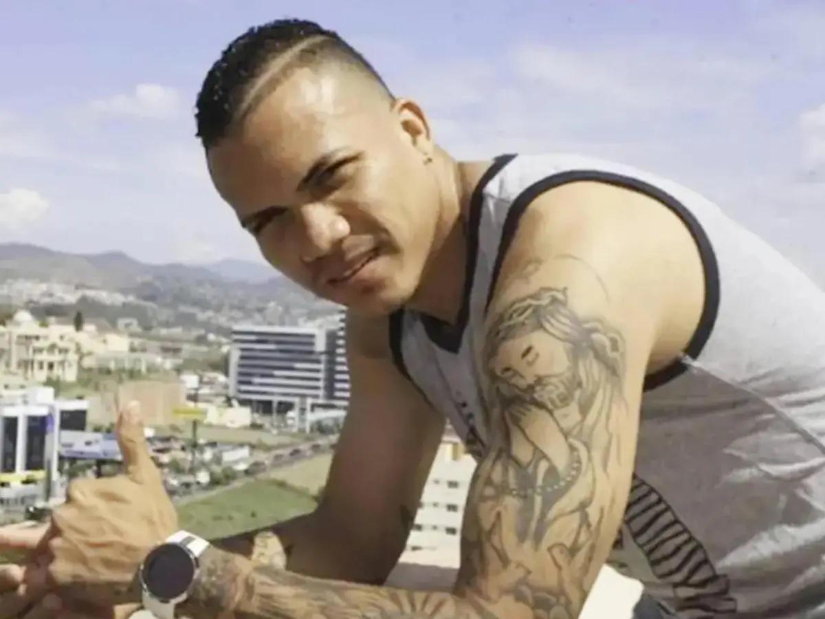 Esposa de Arnold Peralta conmueve a toda Honduras con su último mensaje a diez años del crimen: Nos aferramos