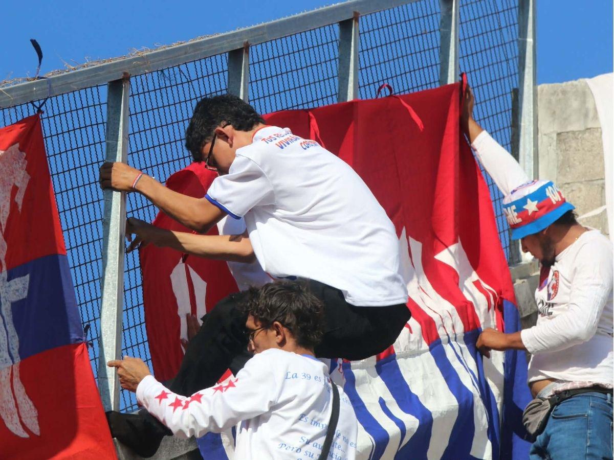 ¿Quién es el chele que debutó con Olimpia? Notición en el león antes de visitar al América y las dos nenas de azul que enamoraron