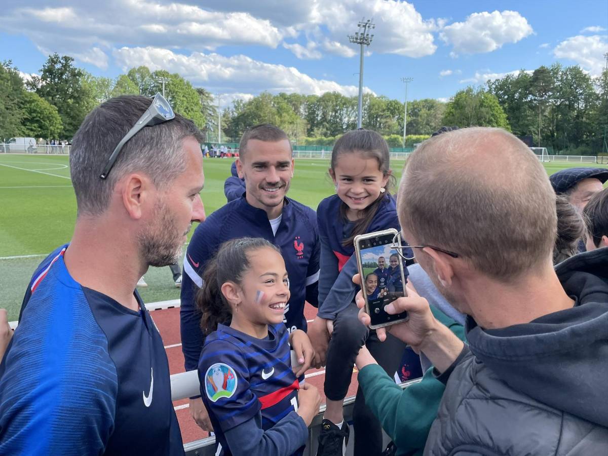 Benzema se unió a la selección de Francia y así fue el reencuentro con Mbappé tras el rechazo al Real Madrid