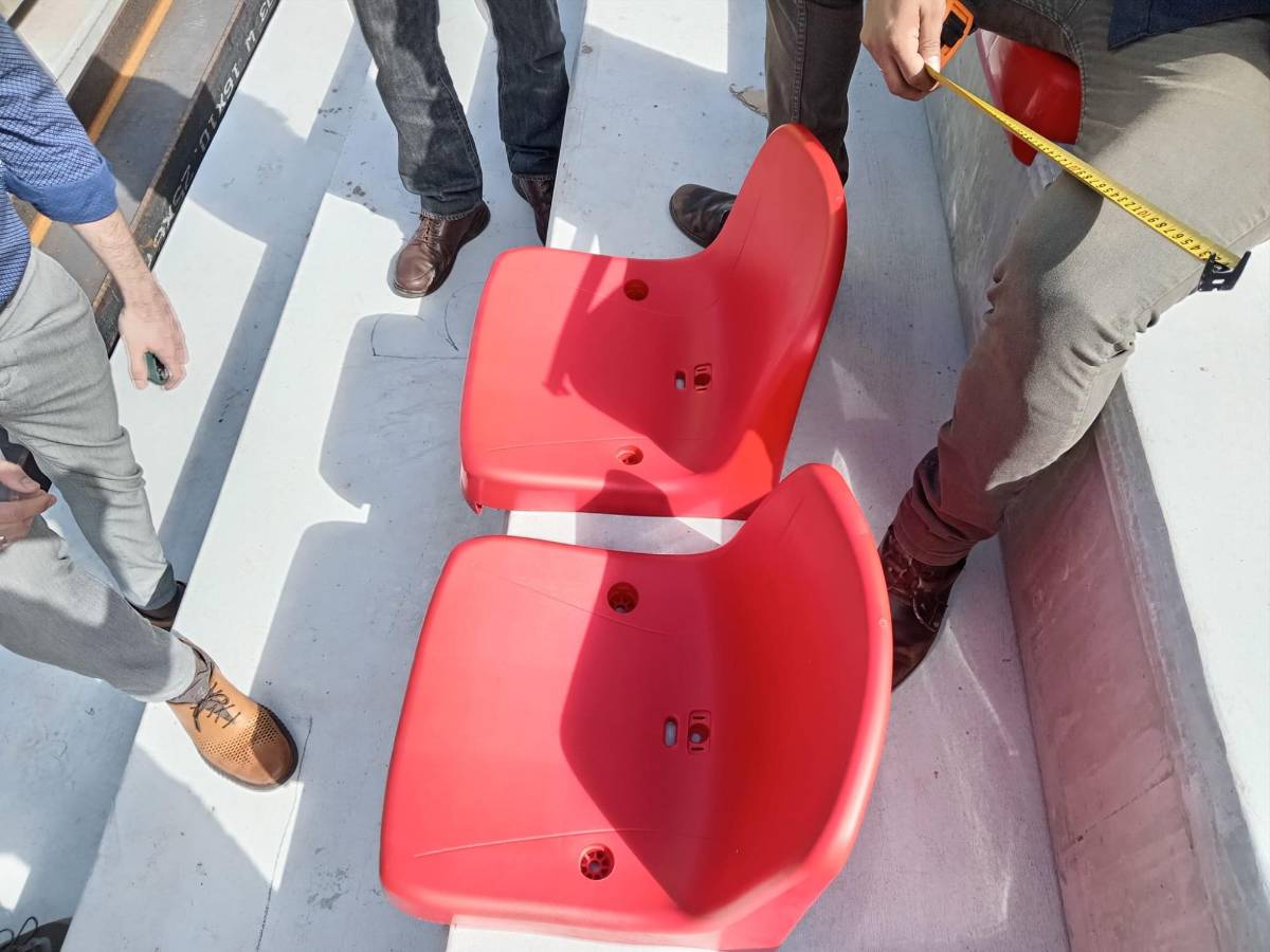 Especialista europeo realizó supervisión para la instalación de butacas en el estadio Nacional Chelato Uclés