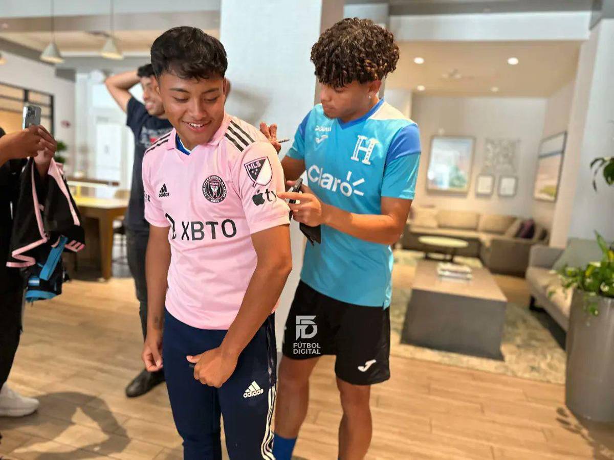 Choco Lozano y David Ruiz, los más buscados por la afición, Luis Palma se sumó a la Selección y hubo visita especial