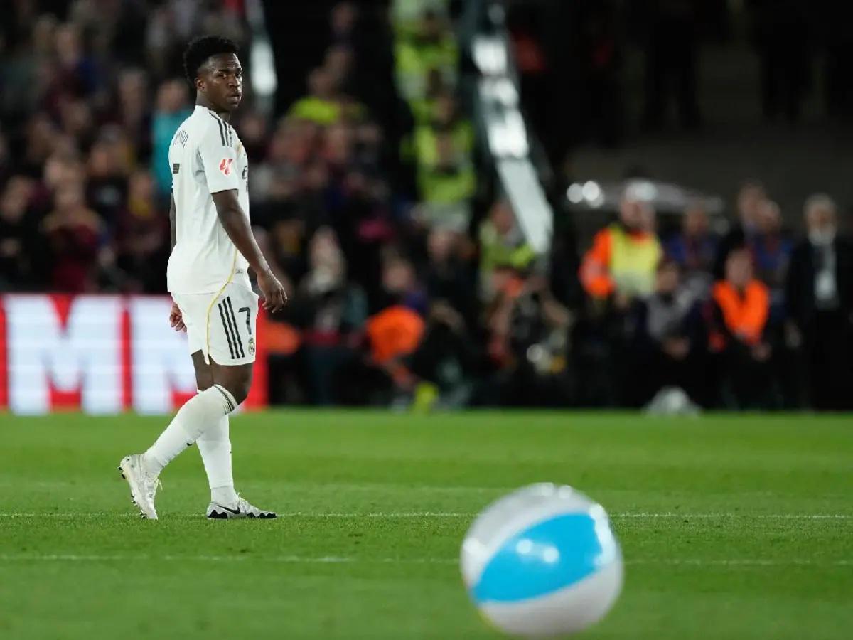 Vinicius se olvida del Real Madrid y hace el anuncio menos pensado
