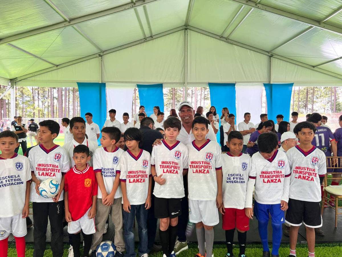 ¡Una mesa de billar entre la naturaleza! CONDEPOR inaugura hermosa cancha de grama sintética en Valle de Ángeles