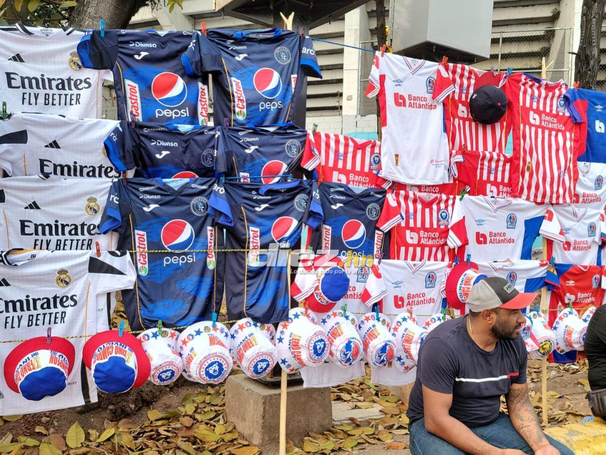 ¿Qué pasó con Auzmendi? Monumental recibimiento al Motagua, chicas bellas del Olimpia y policía blinda el Nacional