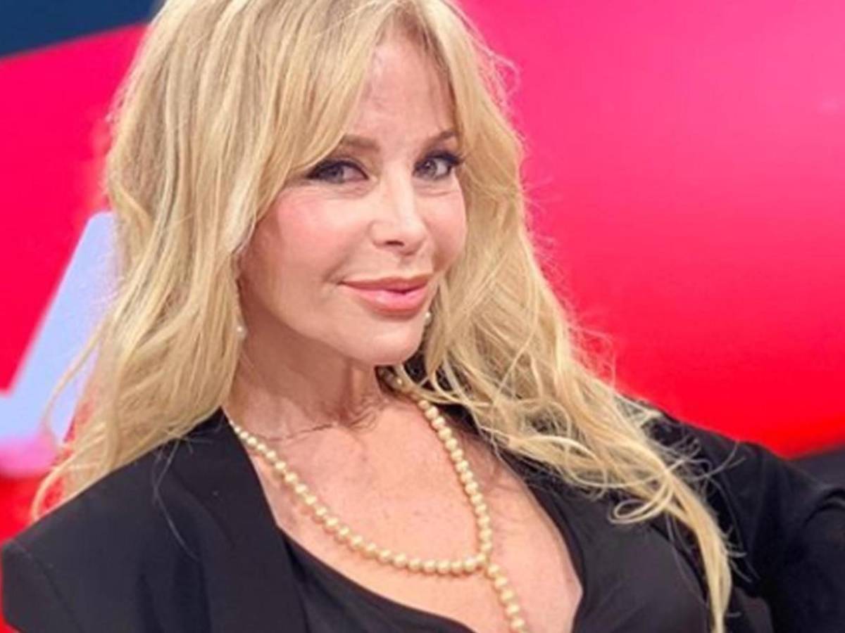 ¿Nueva novia? Así es la modelo de 72 años que fue vinculada con Ronaldinho y revela cómo lo conoció