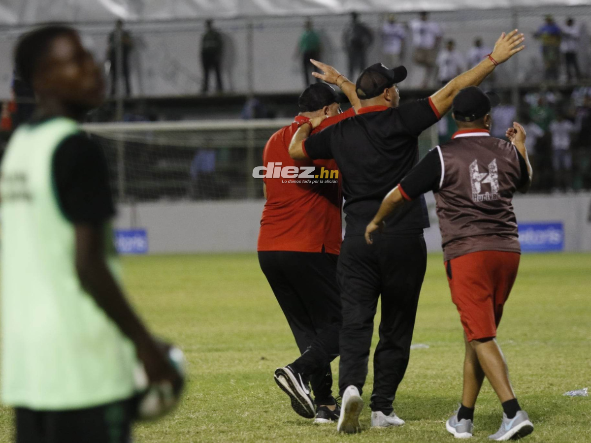 Zafarrancho en el Estadio Excélsior: Las fotos de la bronca en el Platense-Independiente en la semifinal de ida en Liga de Ascenso