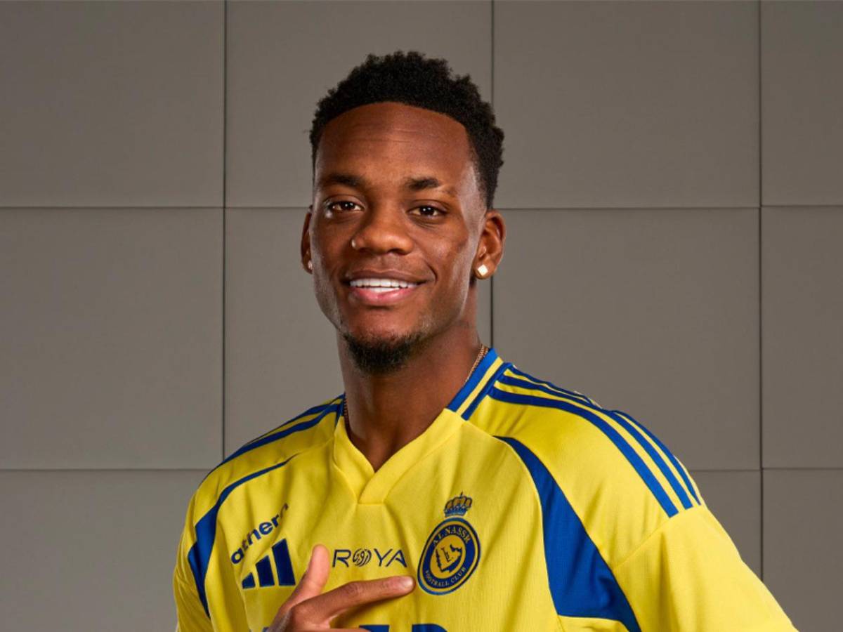 Jhon Durán, aliado de Cristiano, fue encontrado con exnovia de un compañero ¿Quién es y qué hace La Suprema?