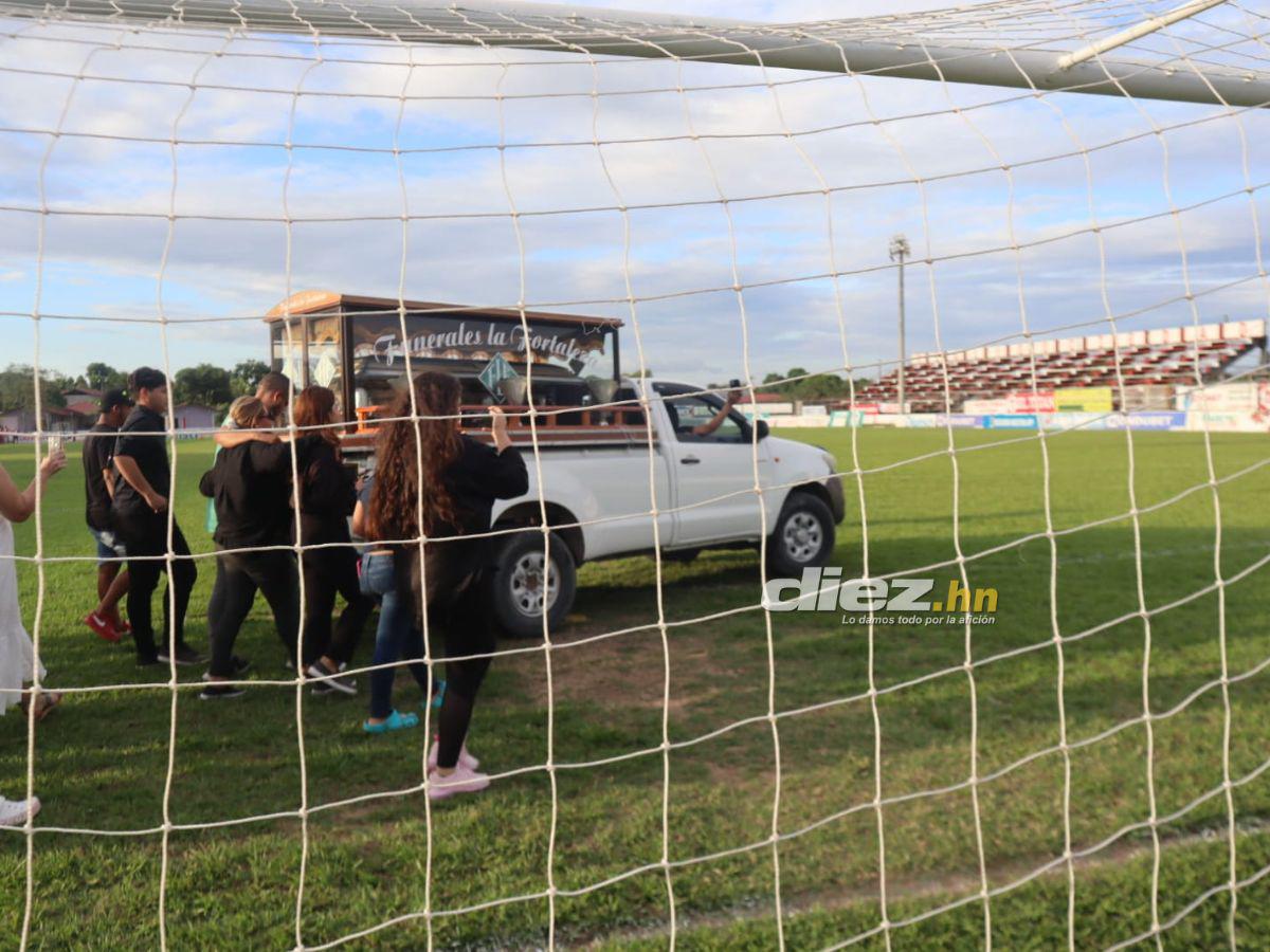 Llantos de “Rambo” de León con Ricardo Elencoff y hubo vuelta olímpica: el desgarrador adiós a Hermelindo Cantarero