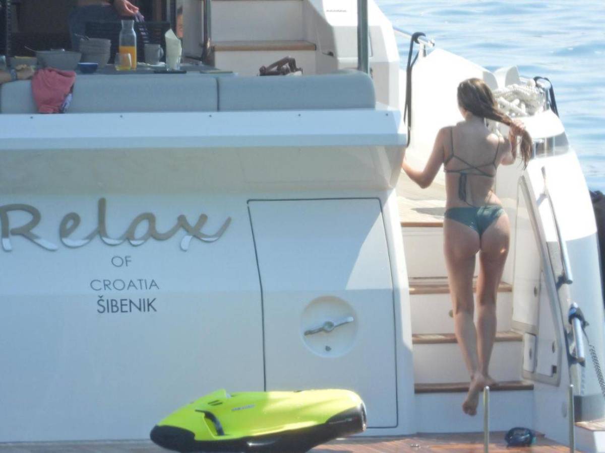 Clara Chía, como nunca antes y luciendo un bikini ajustado: ¡Las picantes vacaciones junto a Piqué donde dejó todo no escondió nada!