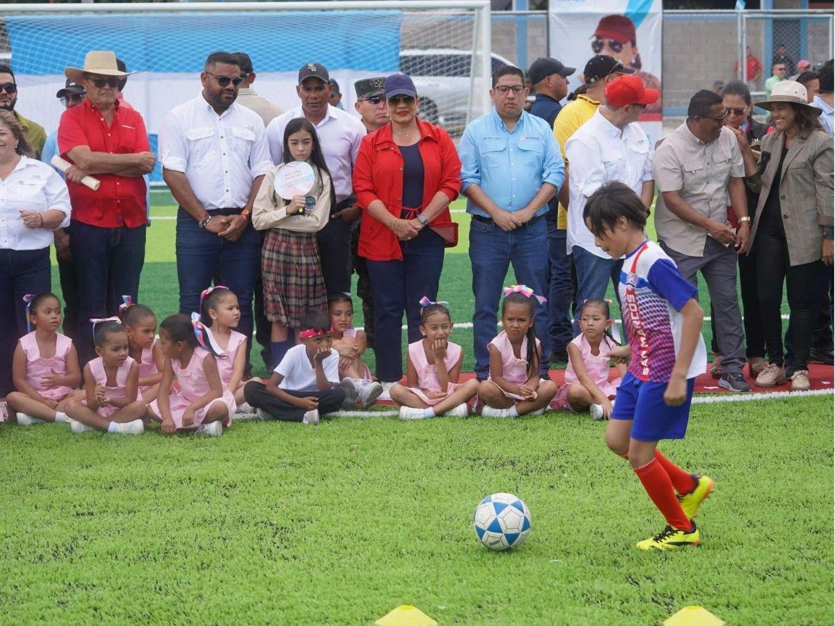 ¡Llegó la 81! Condepor inaugura moderna cancha sintética en reconocida ciudad de Choluteca