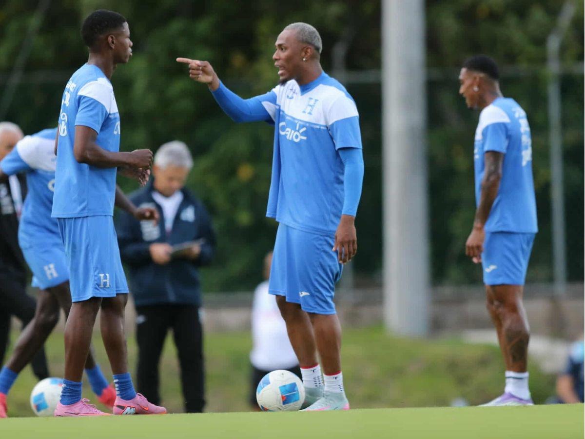 Hermosa bebé le robó el corazón a Alexy Vega y ambientazo en el CAR: Así fue el último entreno de la Selección de Honduras