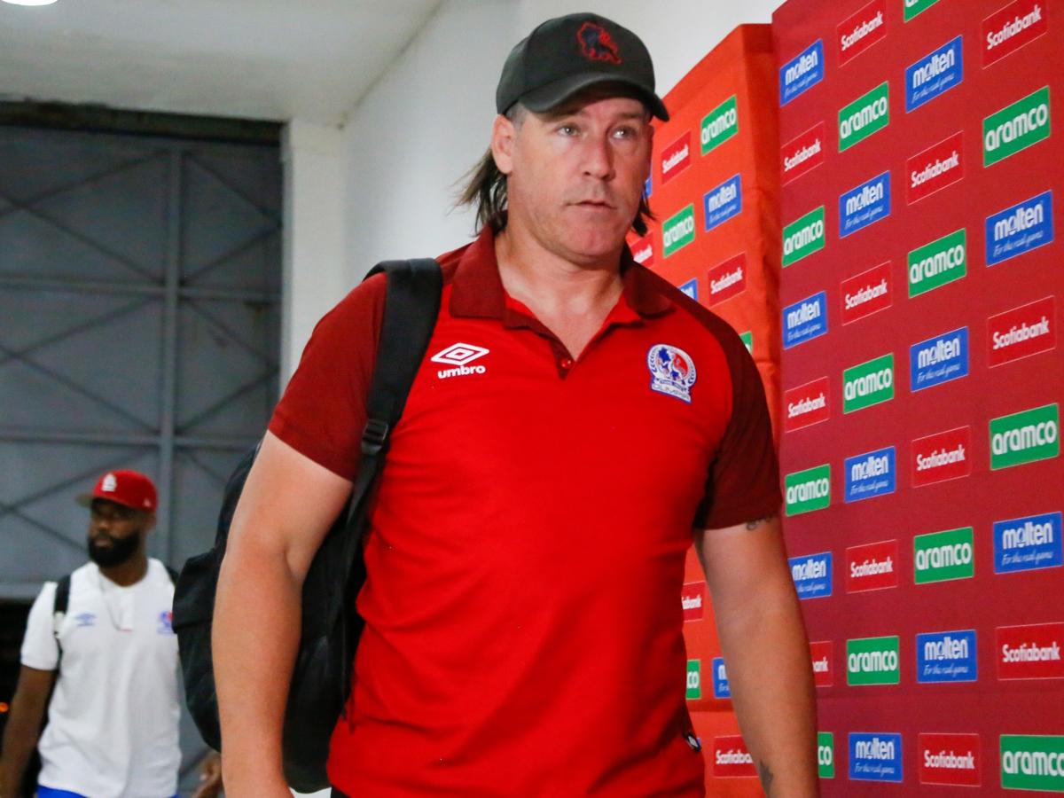 Gustavo Reggi y su dardo a la Liga Nacional: “Así es difícil ser la mejor Liga de Centroamérica, hay una palabra que se llama planificación”