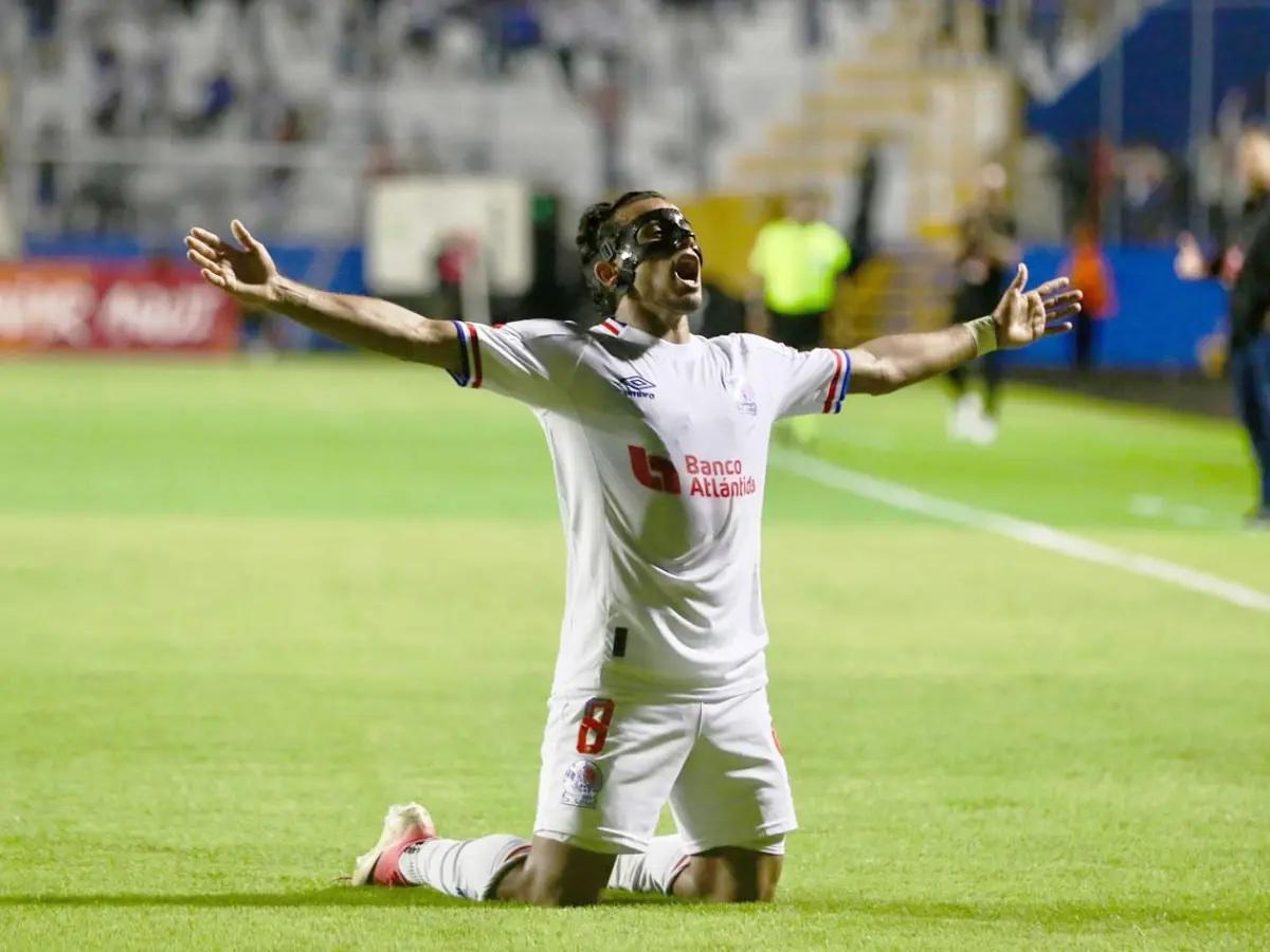 Gesto de Edwin con Chirinos, la pelea del Firpo con ellos y el abrazo de Espinel