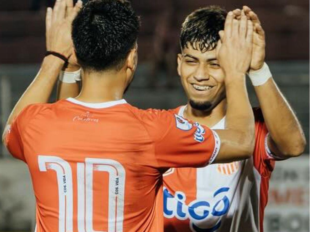 ¡El carro de Clever Portillo quedó destruido! Las fotos que dejó el terrible accidente de tránsito del jugador del Motagua