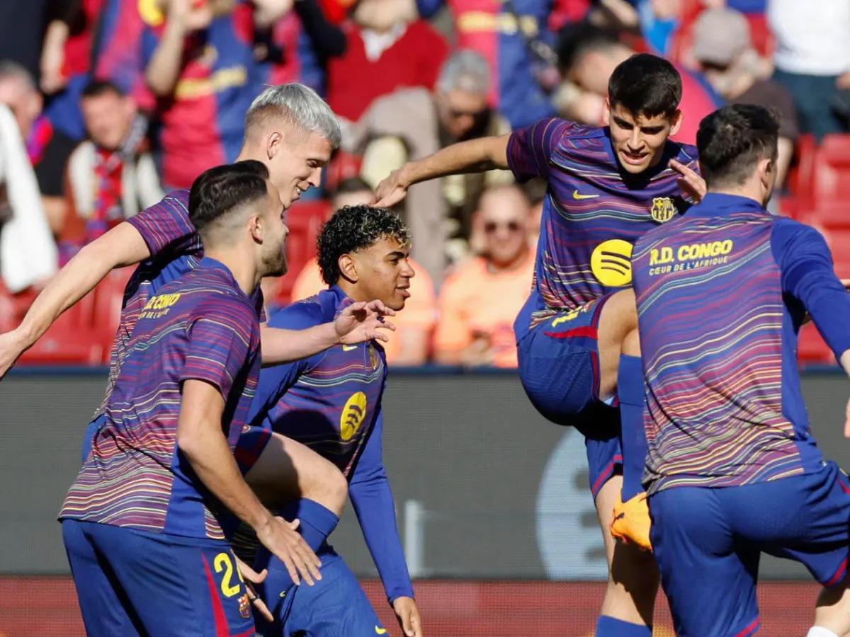 Tiene un salario de 14 millones y Hansi Flick no lo quiere ni ver: Barcelona desea venderlo y ya tiene una propuesta