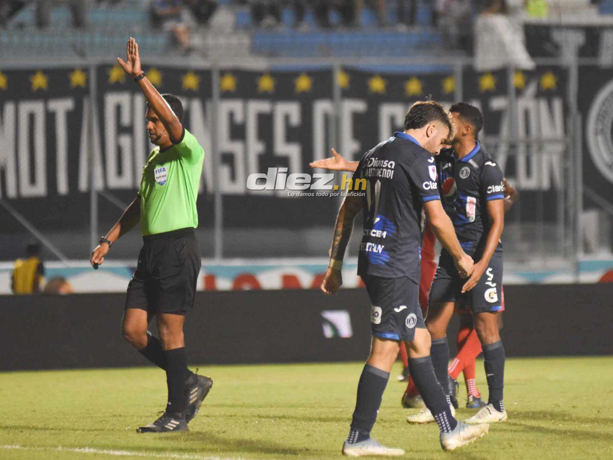 No se vio en TV: Bronca de Auzmendi, las bellas hinchas de Real Sociedad y la frustración del Motagua en el Nacional