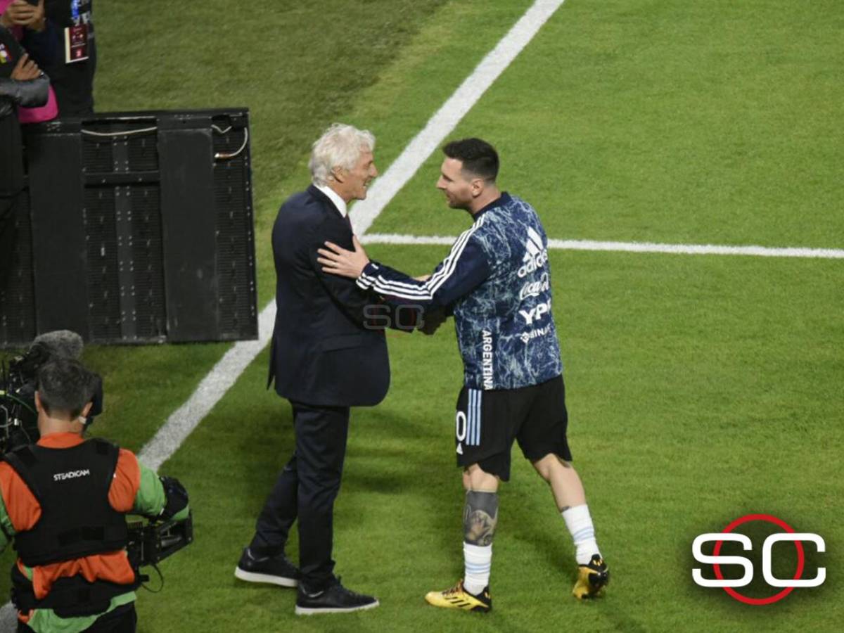 El eterno regalo de Riquelme a Messi, impactado con la “12” y el nuevo récord que rompió en el Argentina-Venezuela