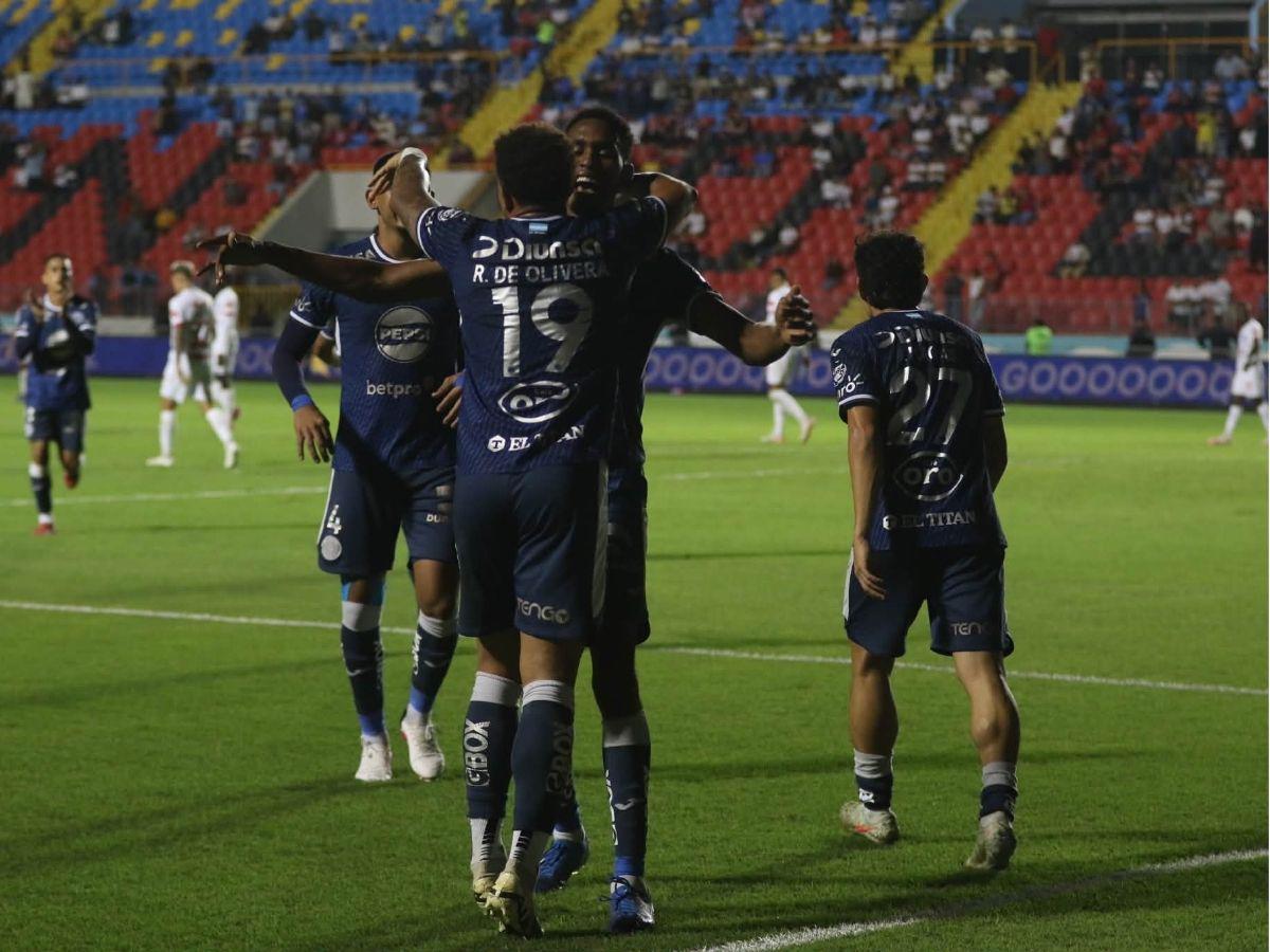 Bronca en Olimpia tras perder el clásico, dardo de Menjívar, la roja que nadie vio y la celebración del Motagua