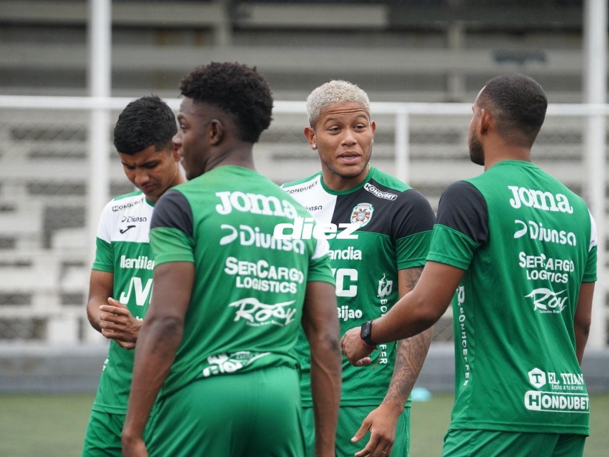 Sorpresa en el entreno de Marathón y así fue el recibimiento del nuevo fichaje verdolaga: ¡curioso look!