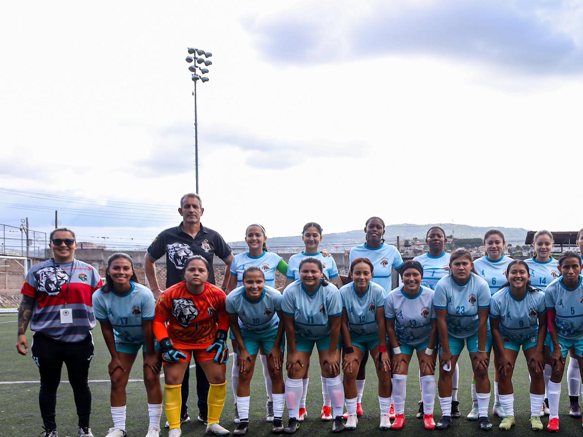 CD Under, el equipo femenino que brilla en Honduras: De qué trabajan sus jugadoras, de dónde son y quién es su futbolista de 39 años