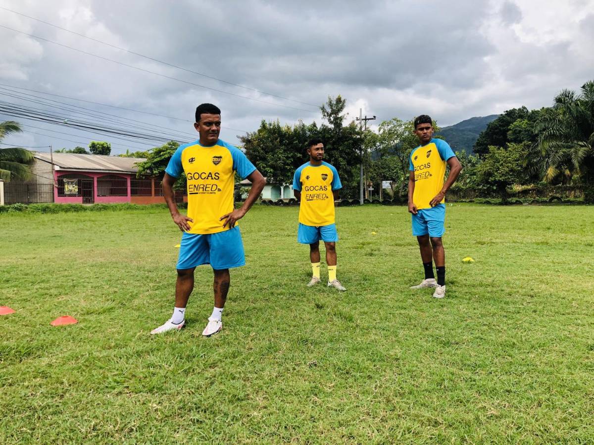 Con 45 años y en el extranjero: 15 futbolistas hondureños que pensaste se habían retirado pero siguen activos