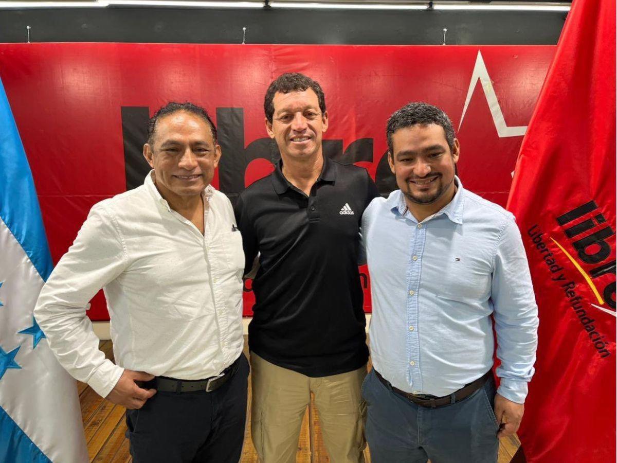 ¿Y Nasralla? Contreras, Jorge Cálix y Rixi Moncada tienen sus favoritos: Estos son los clubes que siguen los políticos en Honduras