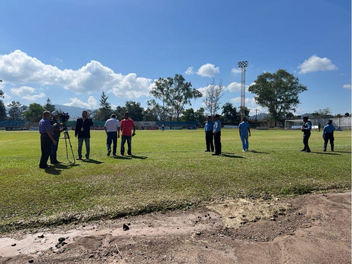 ¡Hoy se juega la finalísima de ida! Así está la grama del Estadio Roberto Martínez tras torrencial aguacero