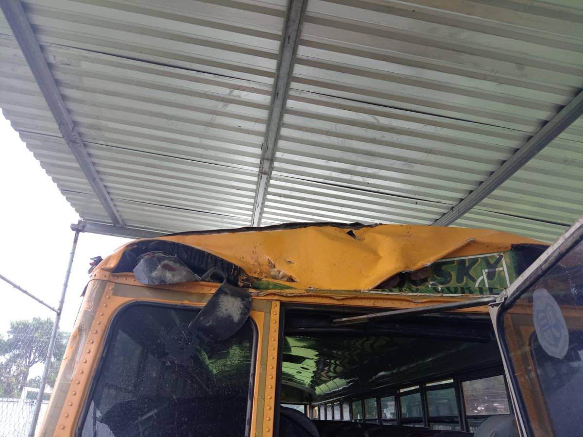 FOTOS: Estadio Excélsior pierde una de sus torres de iluminación y se confirma el tiempo que estará sin alumbrado