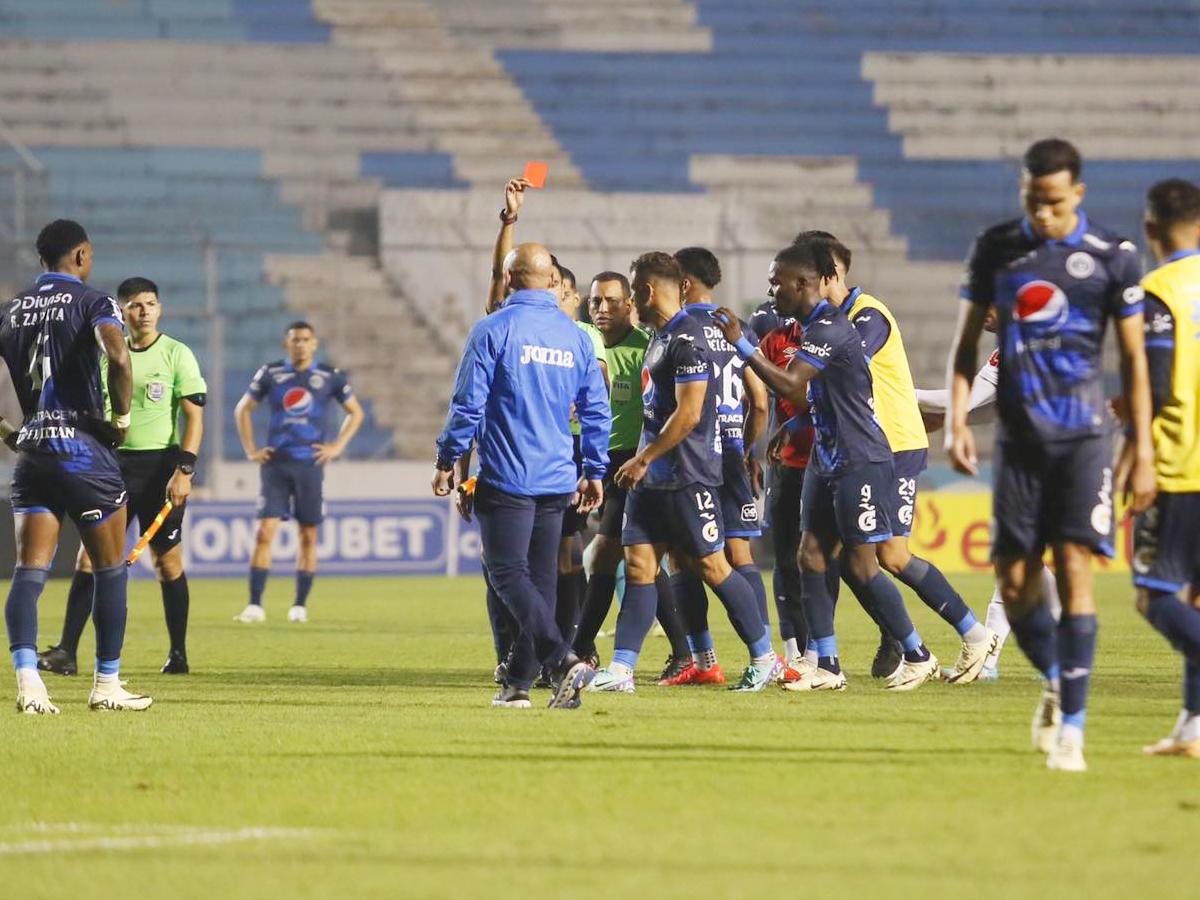 Motagua llega golpeado al duelo ante Real Sociedad; Said Martínez lo expulsó al final del clásico y se suma a dos bajas más