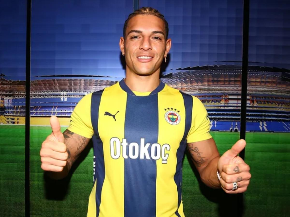 Barcelona renueva a Araújo, Cristiano Ronaldo quiere aliado en Al Nassr y Vinicius recibe millonaria oferta desde Arabia