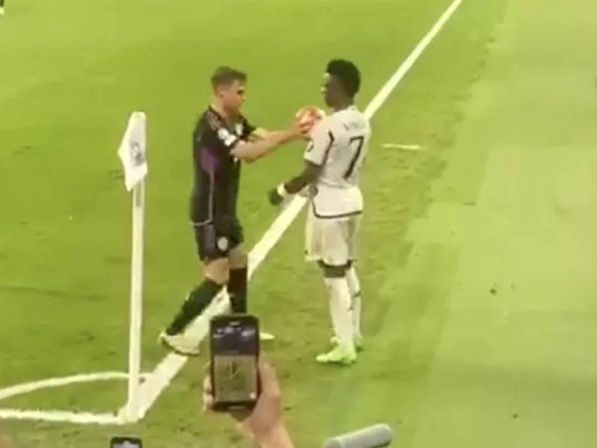 “Si quiere ser como Messi o Cristiano tiene que ser más respetuoso; cambiando gana tres o cuatro Balones de Oro”