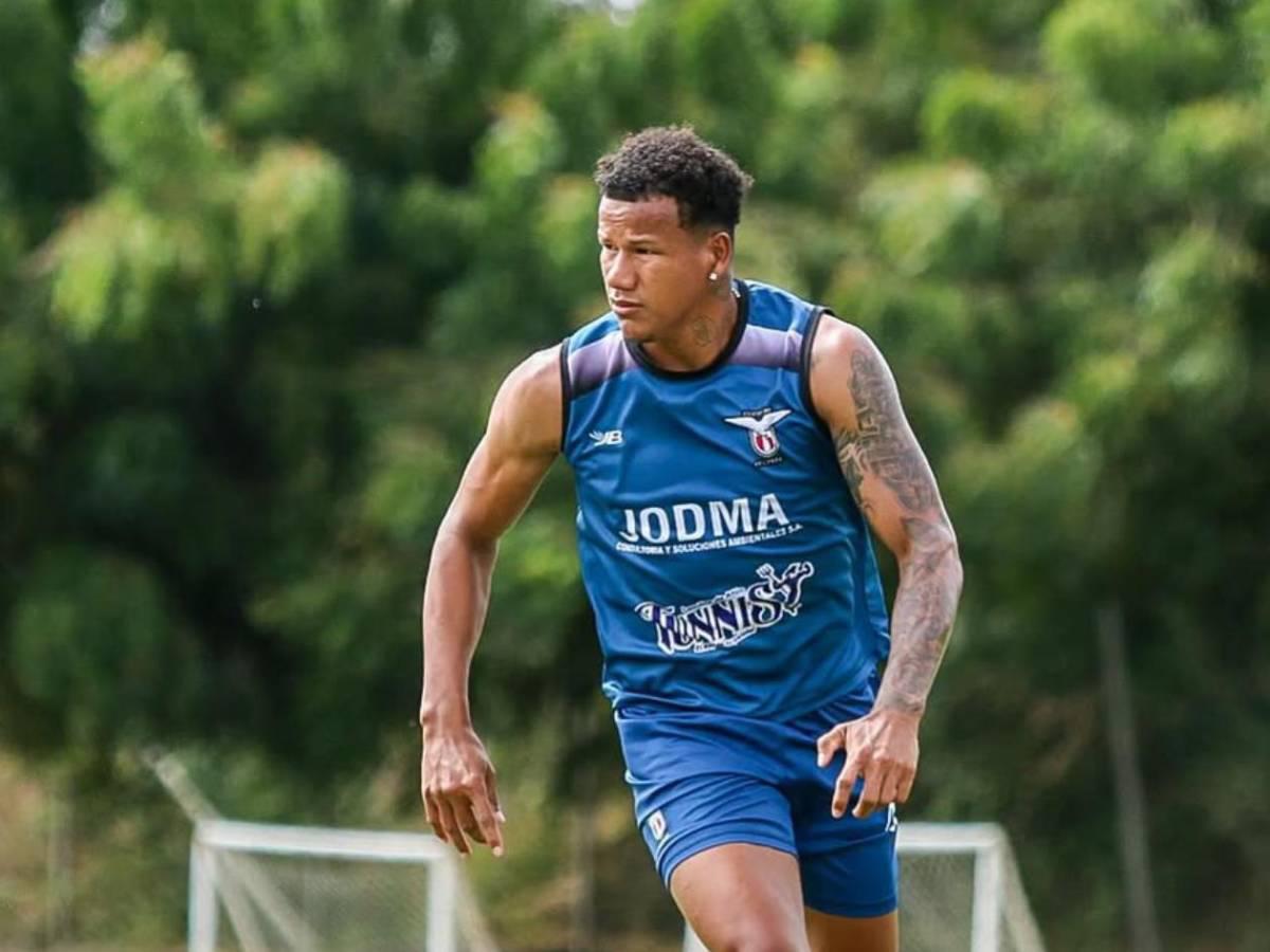 Impactante: dos futbolistas son asesinados luego de fichar por equipo; los sicarios llegaron vestidos de policías