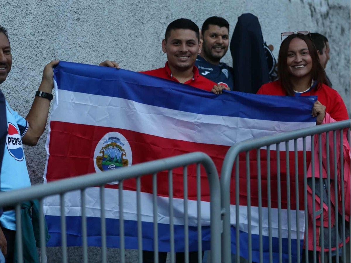 Marea Azul en el Nacional, infiltrados de Costa Rica, preciosa del Motagua captada y enmascarado sorprende