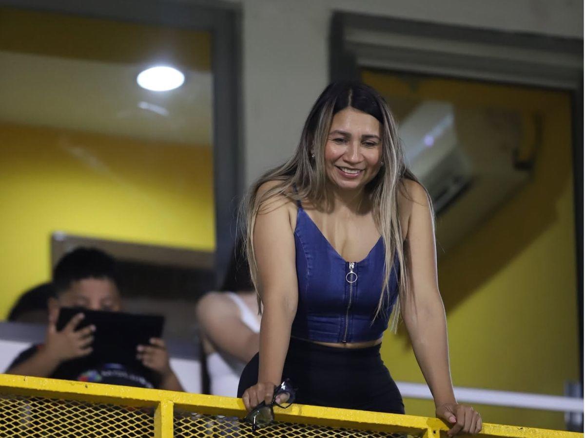 El hincha que casi provoca una tragedia, pancarta pidiendo perdón, preciosa de palco y el karaoke antes de recibir a LAFC