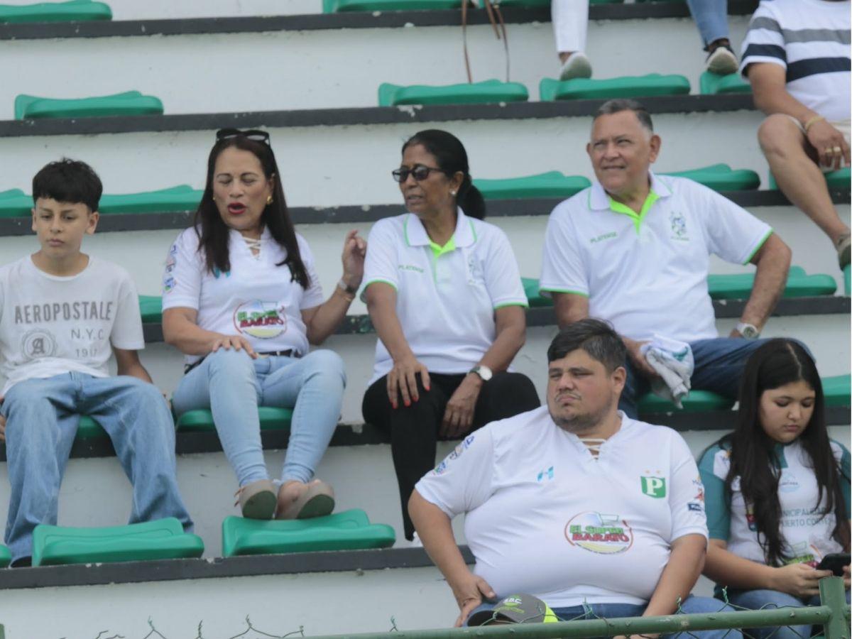 ¿Quién era la bella chica de la Cruz Roja? Tiktoker enamora y las mujeres que cautivaron en los estadios Nacional y Excélsior