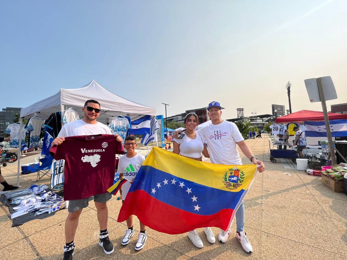 ¡Fiesta catracha! Bonito ambiente en el Audi Field en Washington para el Honduras vs Venezuela