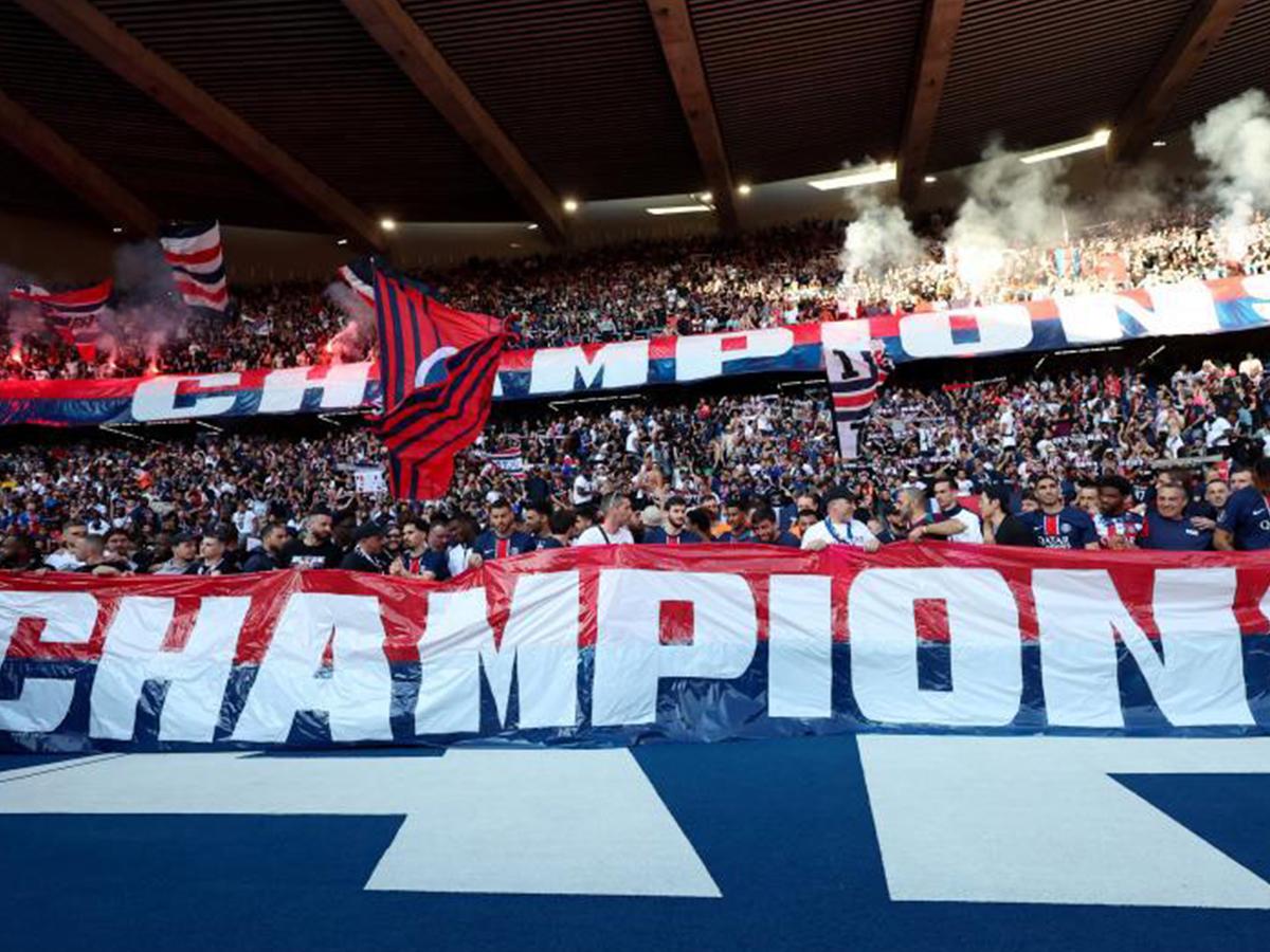 Besos, fiesta y Luis Enrique por los aires: PSG conquistó la Ligue 1 y así lo festejaron en la capital