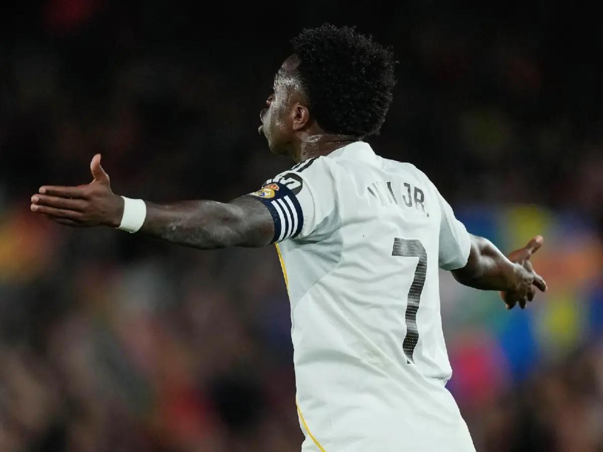 Vinicius se olvida del Real Madrid y hace el anuncio menos pensado