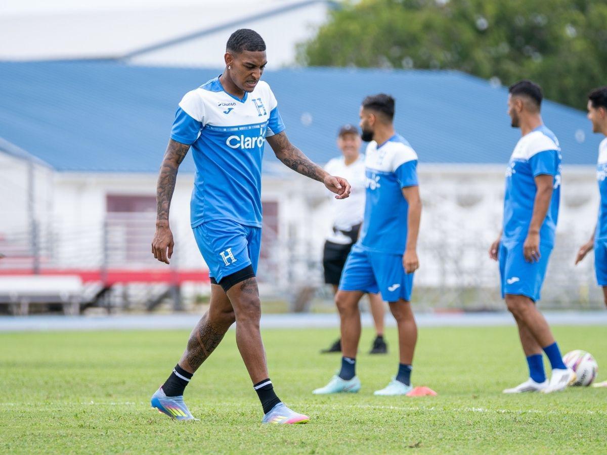 Selección de Honduras hizo el reconocimiento del estadio de Islas Caimán: así luce el pésimo engramillado