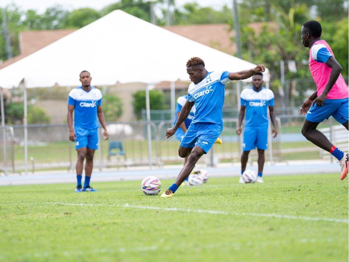 Rueda no se guardará nada: Así sería el electrizante 11 titular de Honduras ante Islas Caimán por la Eliminatoria Mundialista
